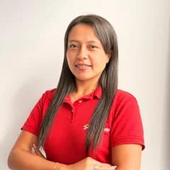 Alejandra Escobar, Agente Comercial