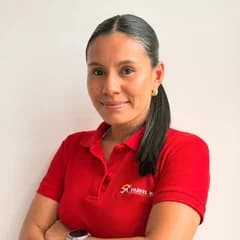 Luisa Aguirre, Agente de Operaciones