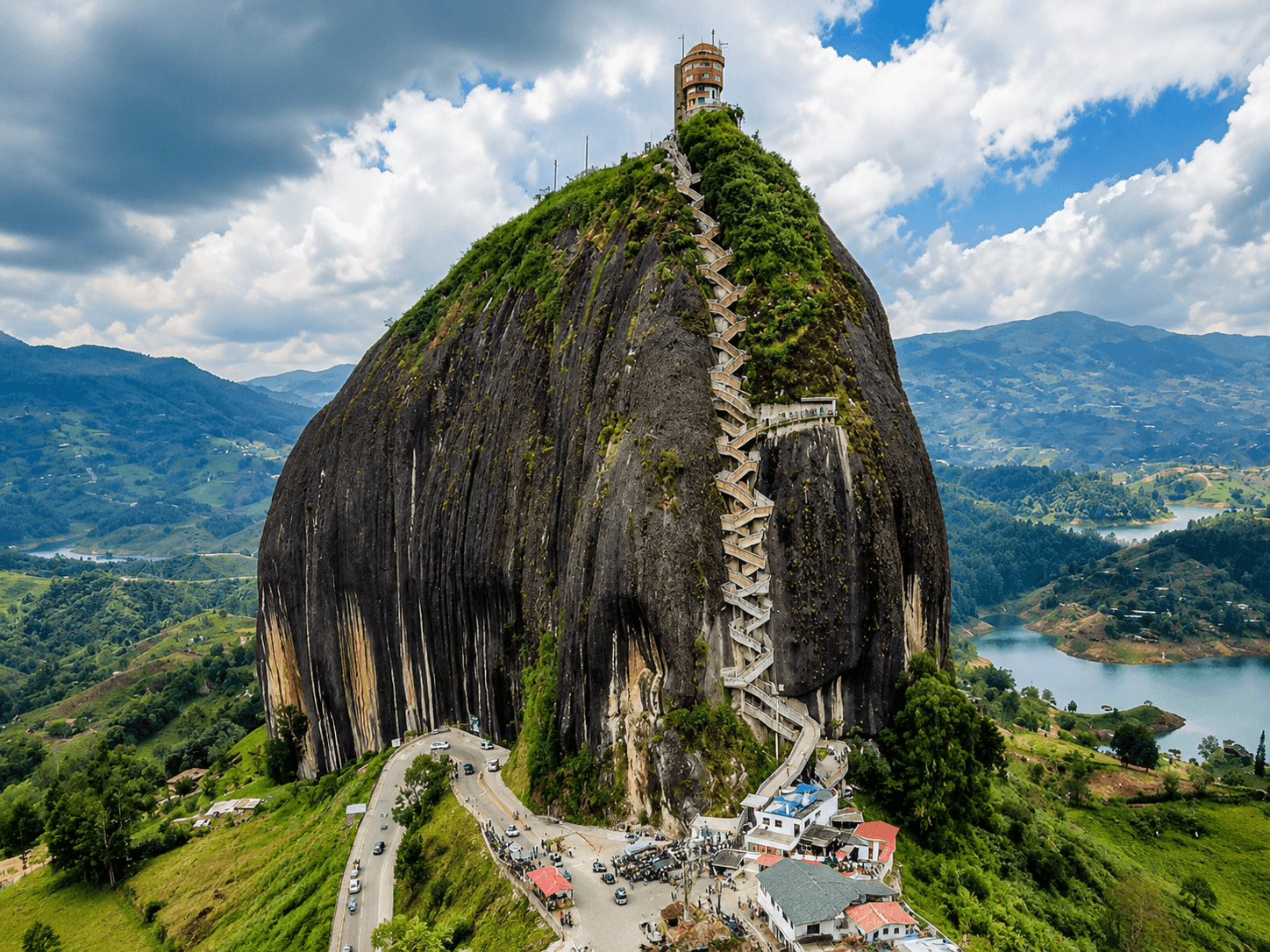 Guatapé y la Piedra del Peñol