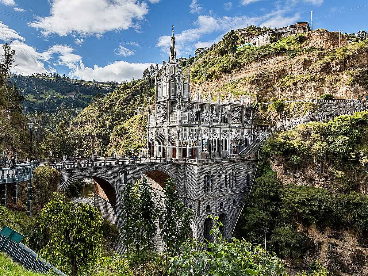 Día 4 — Tulcán y Santuario de Las Lajas